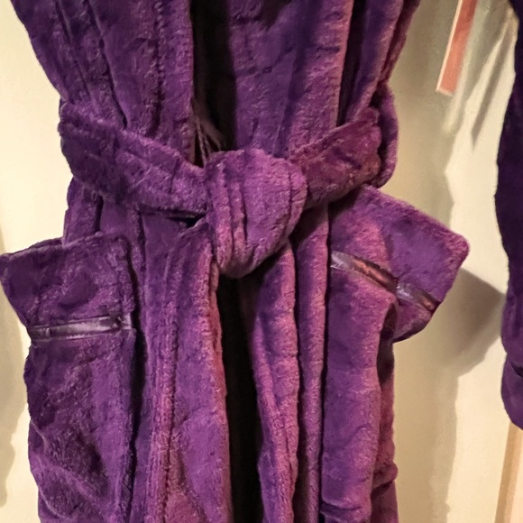 🆕 Oscar de la Renta Purple Robe 🆕 - Picture 3 of 9